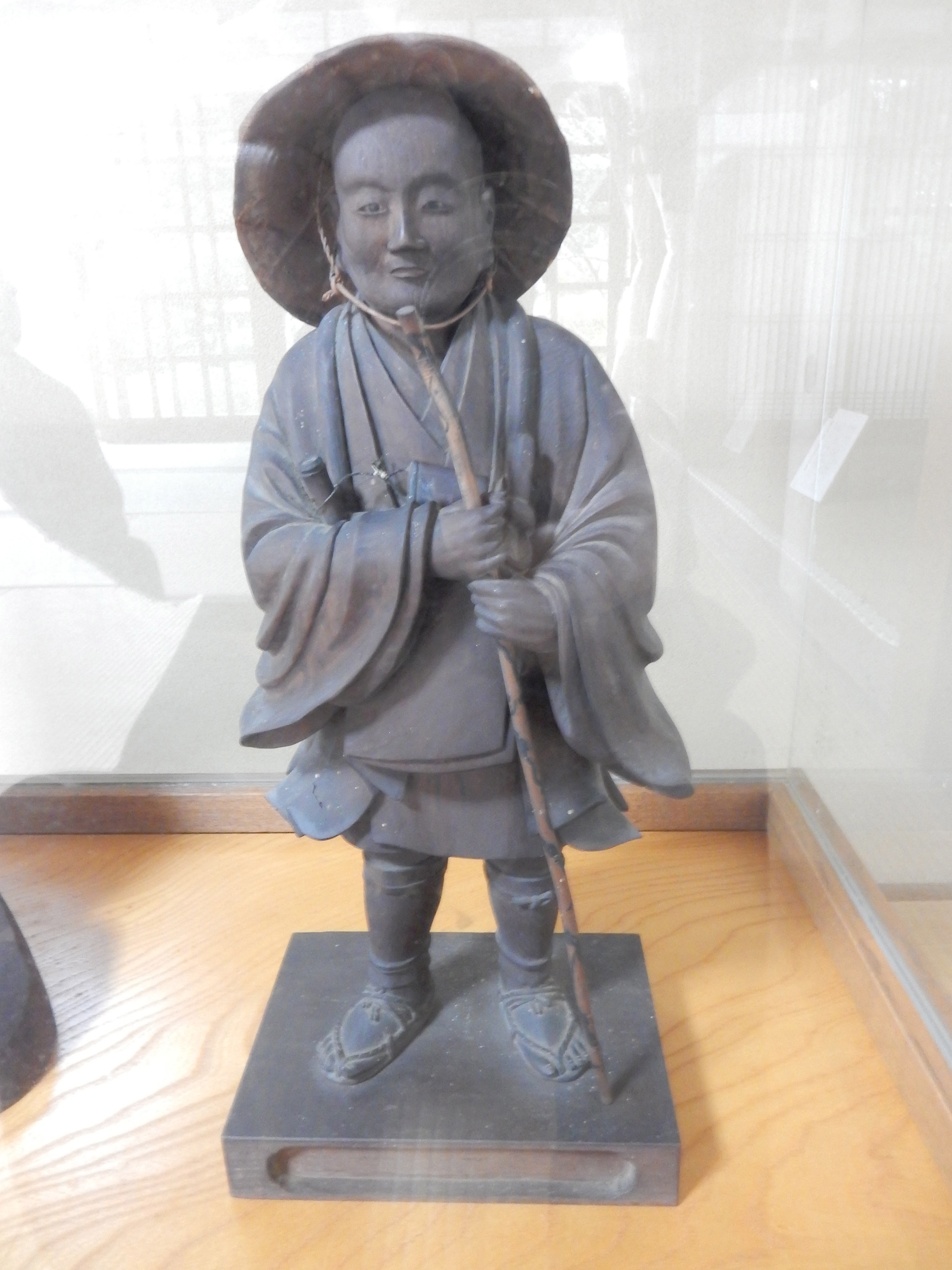 Basho as a wandering monk ((statue at Konpuku-ji in Kyoto)